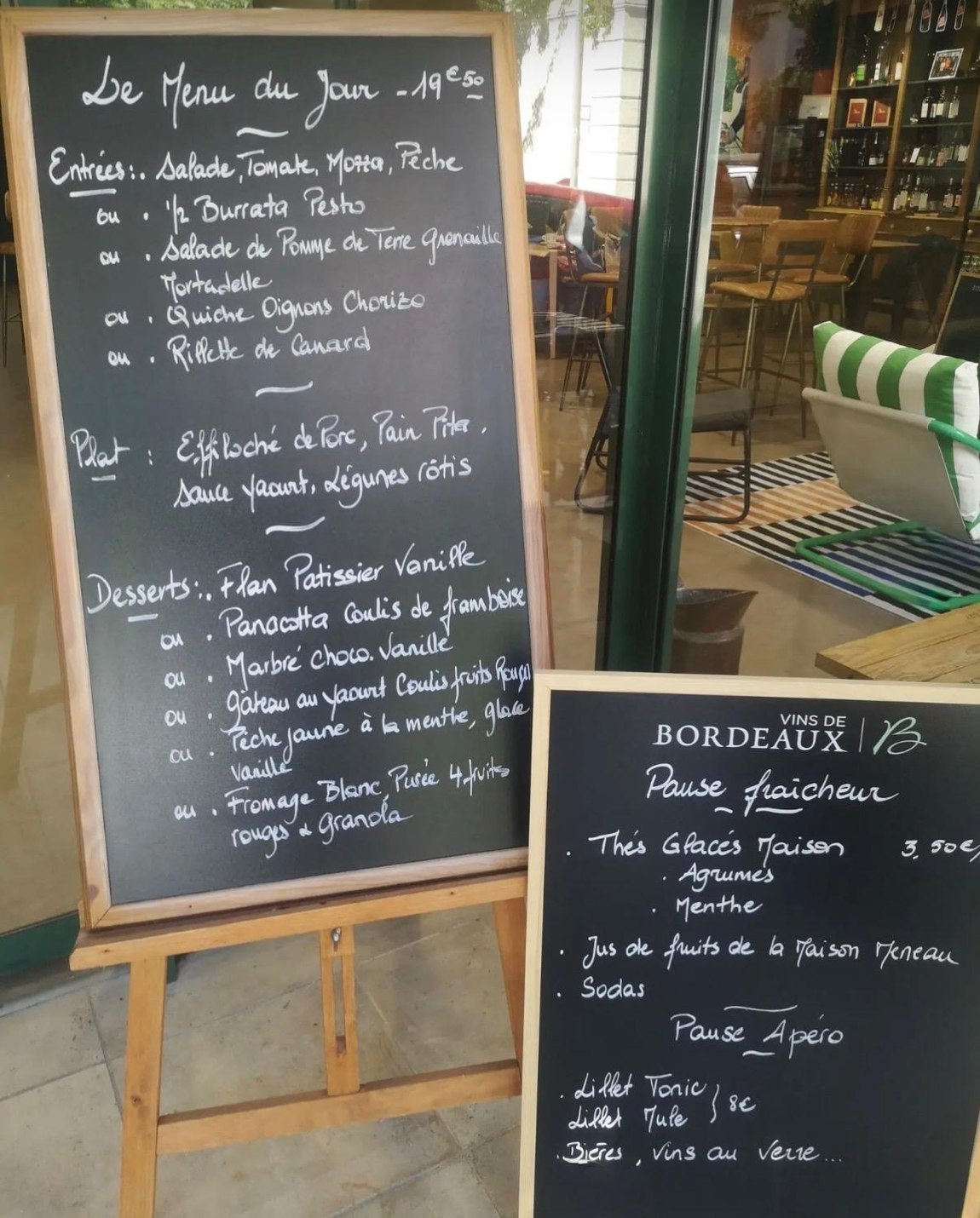 Ardoise du menu du jour et de la pause fraîcheur